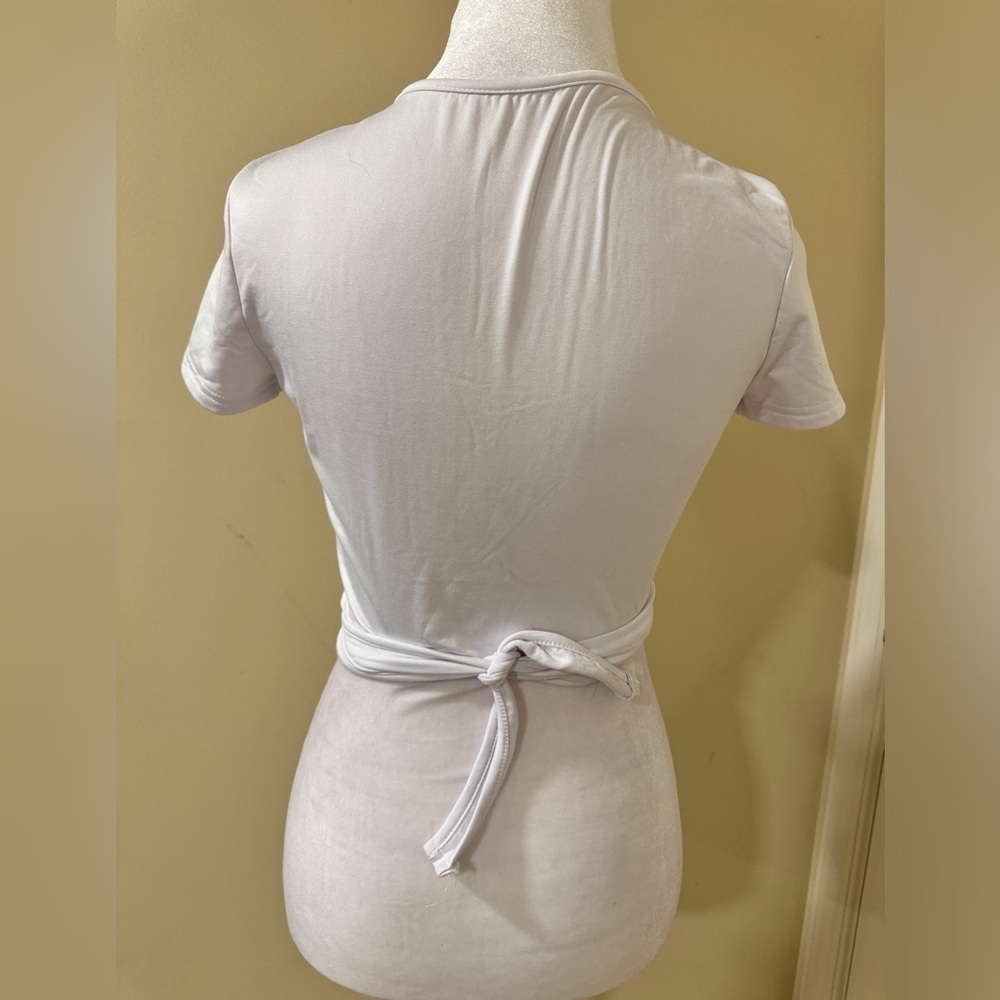 White wrap/tie front short sleeve crop top - Picture 2 of 5